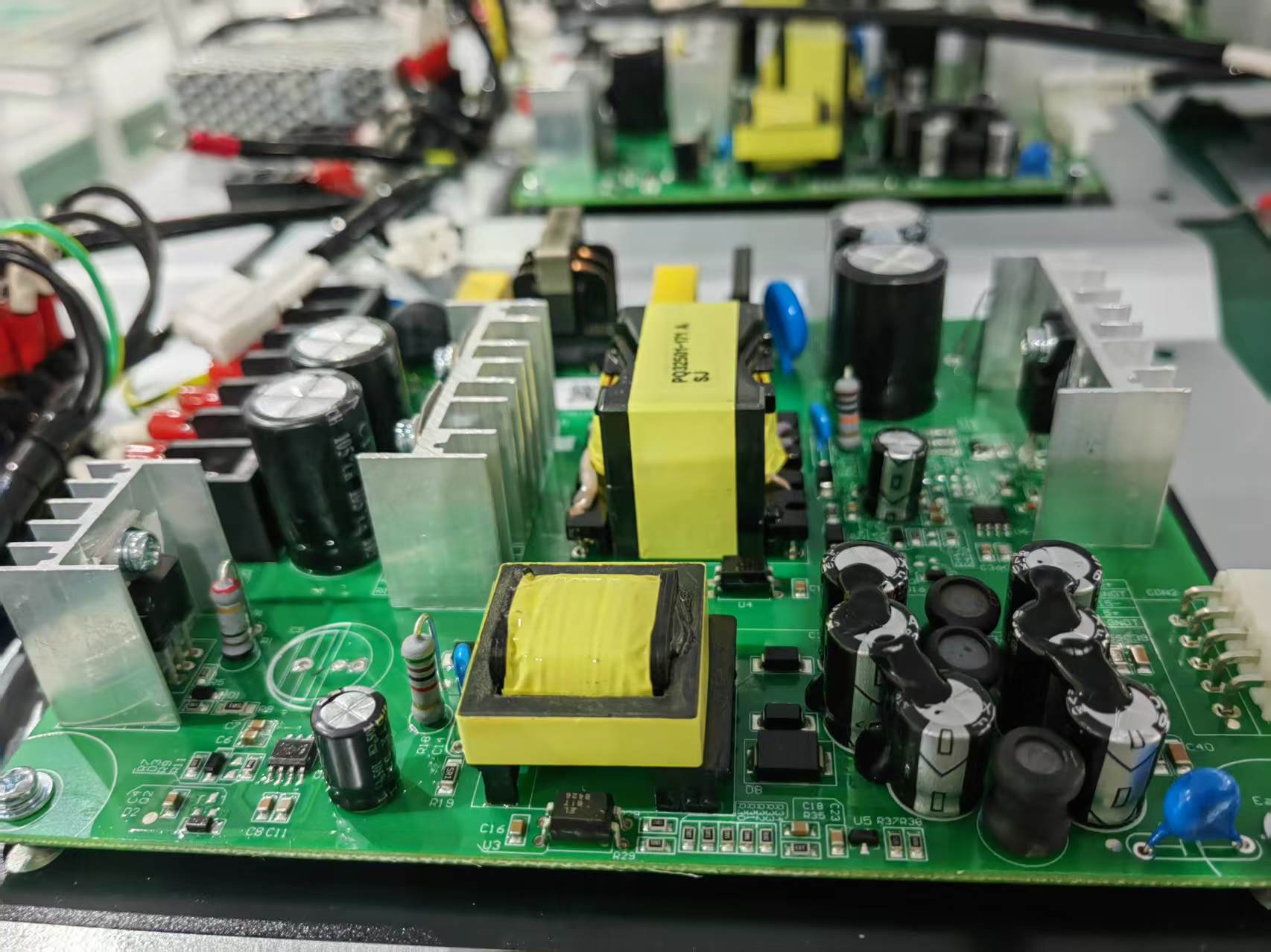 Une brève introduction de la chaîne de montage AHF et SVG électrique YT